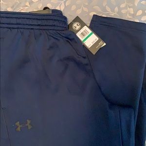 Men’s Under Armour pants.